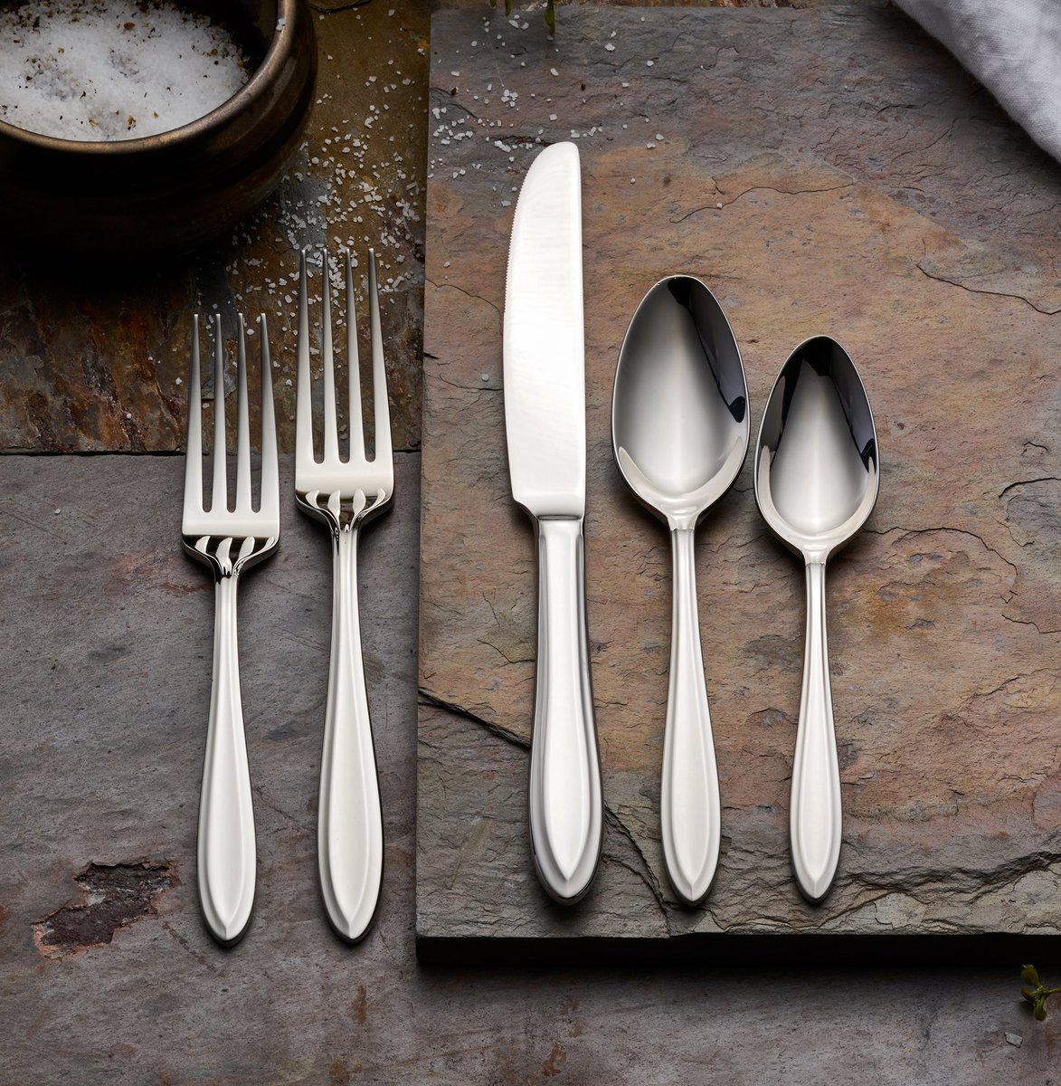OneidaFS's tweet image. Winning the flatware game since 1880.

🍴: Patrician Collection #ThisIsOneida
🔗: View in 3D on Plate Envy zurl.co/4wQx