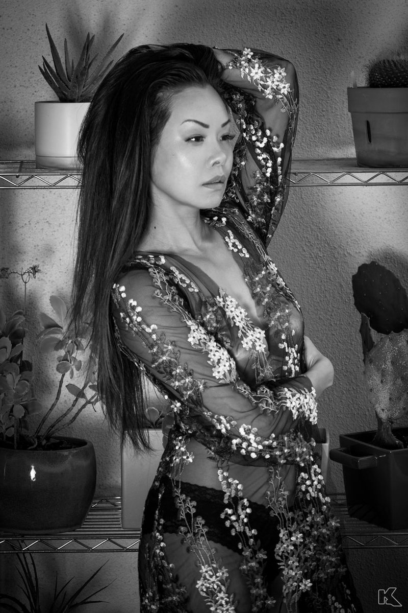 glowtsai's tweet photo. Some serious focus and intensiveness happening on this #blackandwhitewednesday.
Photographer: @kay.a.photography_atx
HMUA: @kawaiikitty_novaluna
#blackandwhitephoto #asianmodel #asianactress #asianamericanactress #dragonlady #GloGetter #GetThatGlo #TheGoddessGlo https://t.co/7VyUpbcg7H