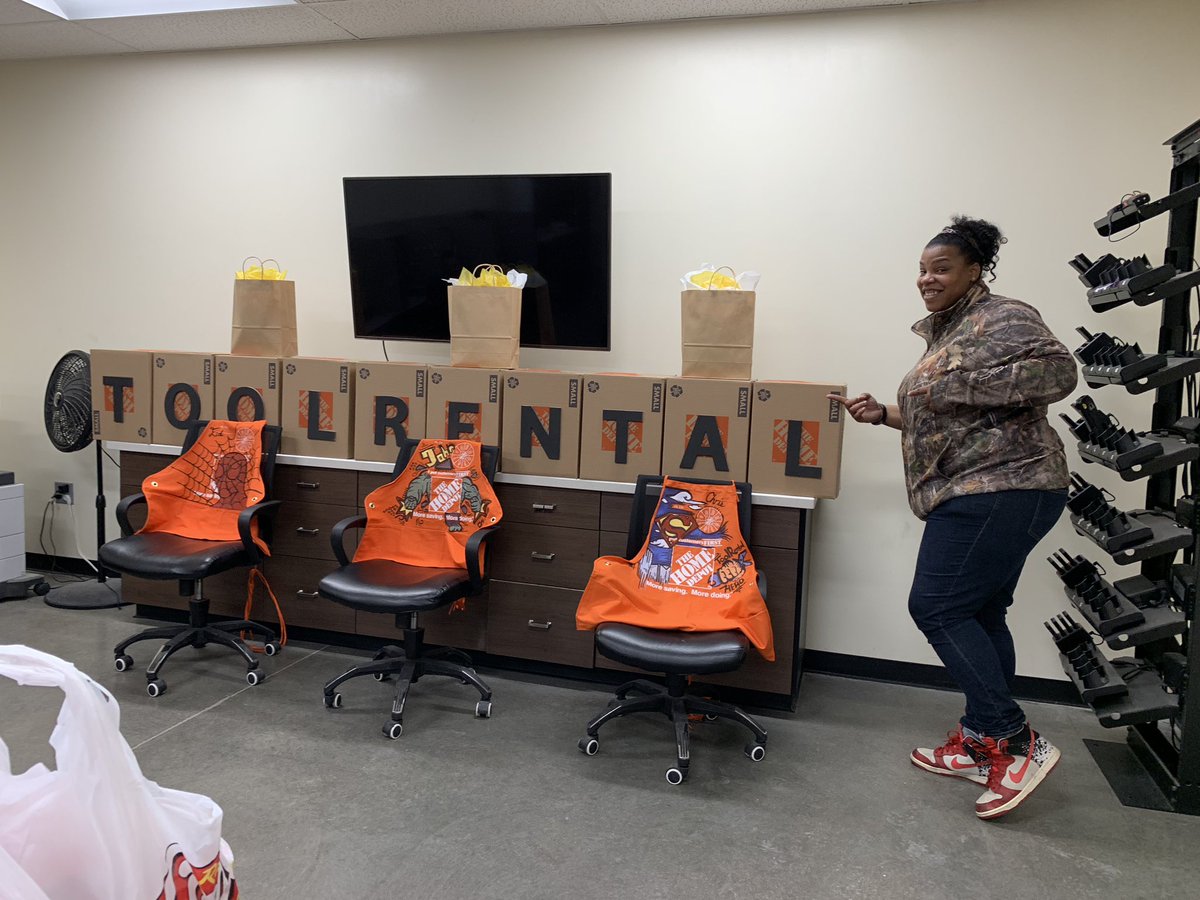 Marlene Sanchez (@marleneitis) on Twitter photo I would like to thank Tool Rental Team π€. As well as their department supervisors Raven. π€ is making this week awesome for Tool Rental with customized apron for team and more. #THDRENTALWEEK2019 #TRWD7 <a href="/MattK6558/">Matthew Kessinger</a> @TonyaB6558 <a href="/dontamcam/">Tammy Campbell</a> I would like to thank Tool Rental Team π€. As well as their department supervisors Raven. π€ is making this week awesome for Tool Rental with customized apron for team and more. #THDRENTALWEEK2019 #TRWD7 <a href="/MattK6558/">Matthew Kessinger</a> @TonyaB6558 <a href="/dontamcam/">Tammy Campbell</a>
