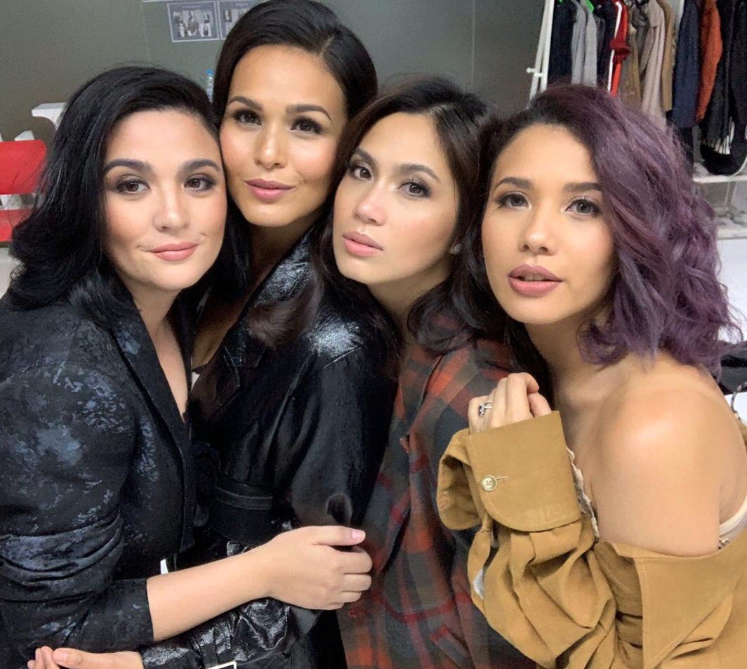 DianaZubiri15's tweet photo. BTS with my sistah. Cant wait for share the teaser tom #MystifiedOnIFLIX @m_sunshinedizon @anakarylle @MissIzaCalzado @Sanggreinc @iflixph https://t.co/Ve8terTRL8