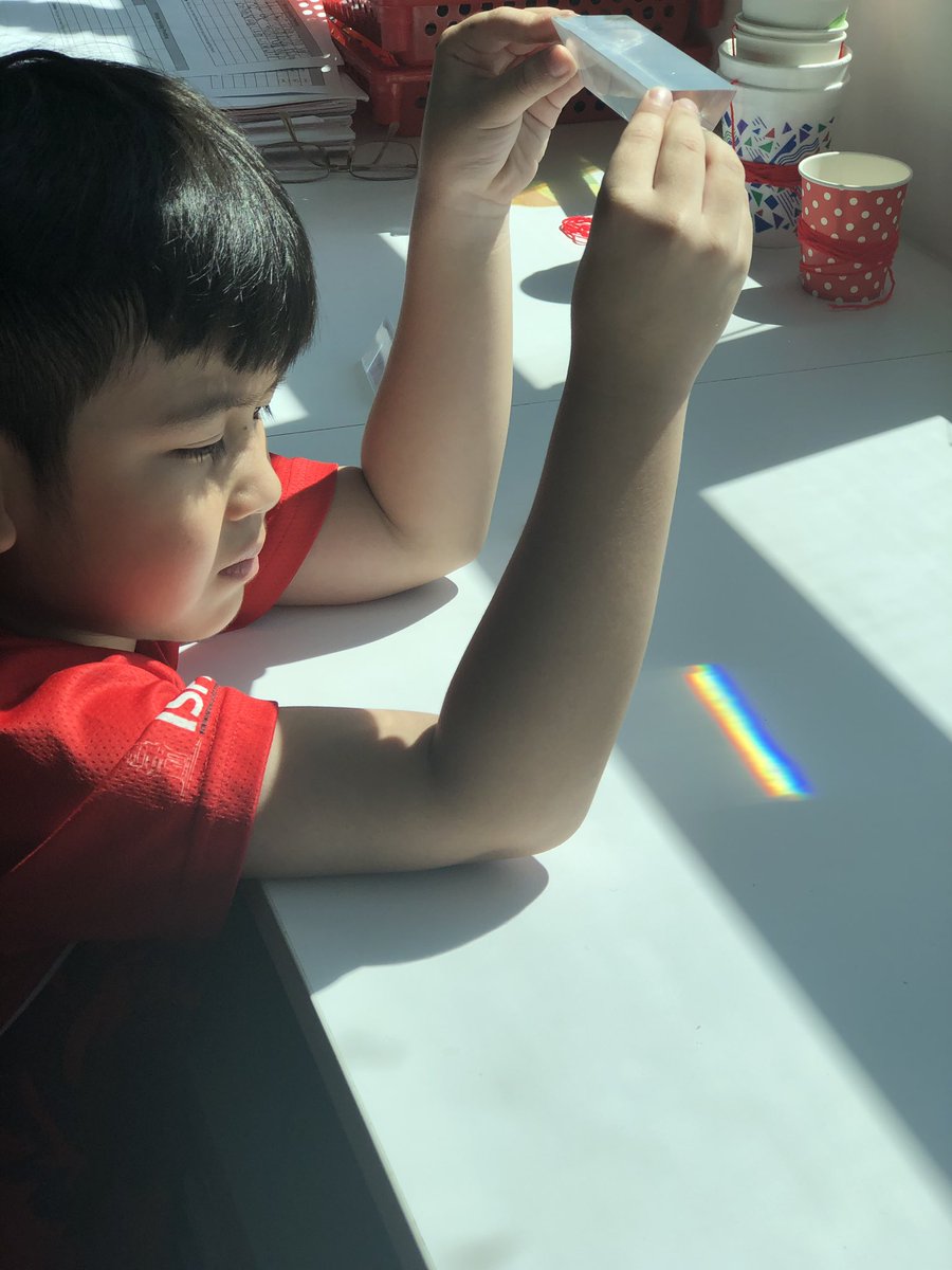 MissAmyPYP's tweet image. Grade 1 @ISPPCambodia #experimented with light today in a whole grade #collaboration into how light travels, shadows and rainbows. #wowmoments #science The #dreamteam is back in action!