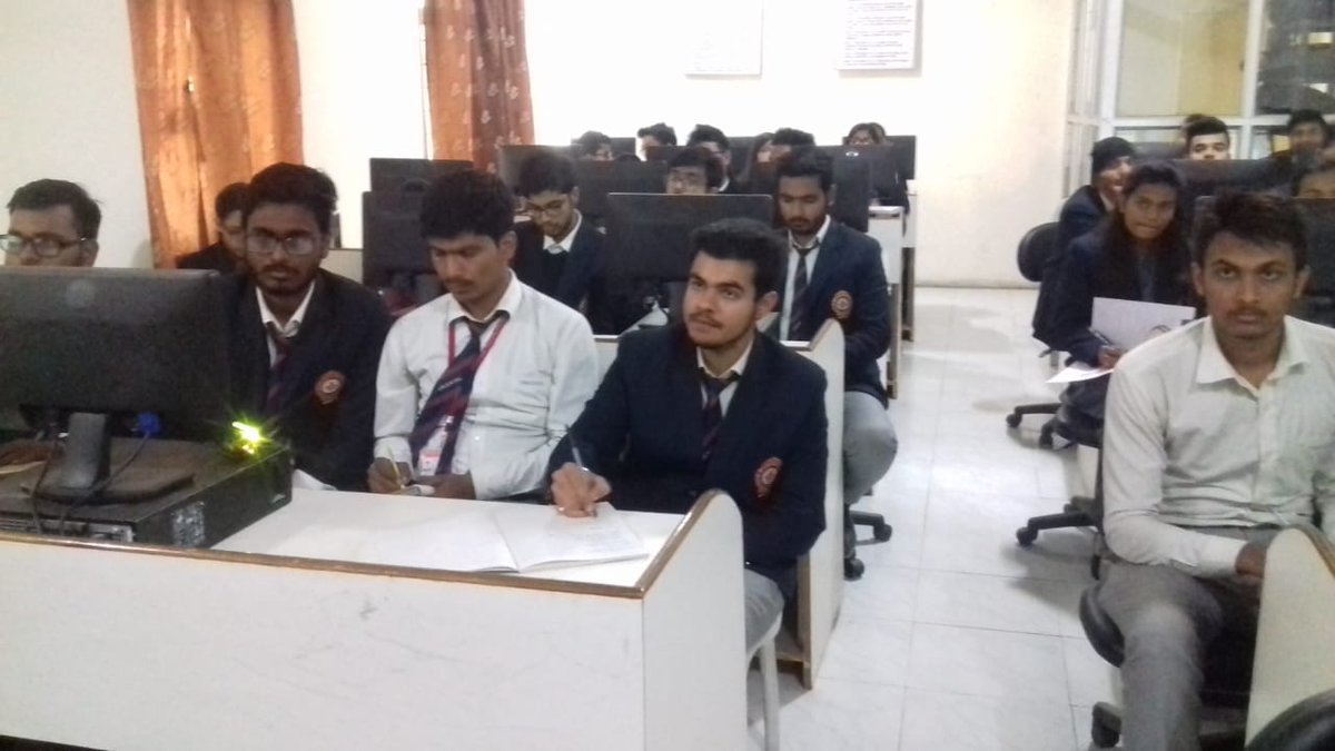 oistbpl's tweet photo. #OrientalCollege 2 day #Lecture &amp; #Workshop by #OIST #Electronics_Department https://t.co/9W8jk9QqJU