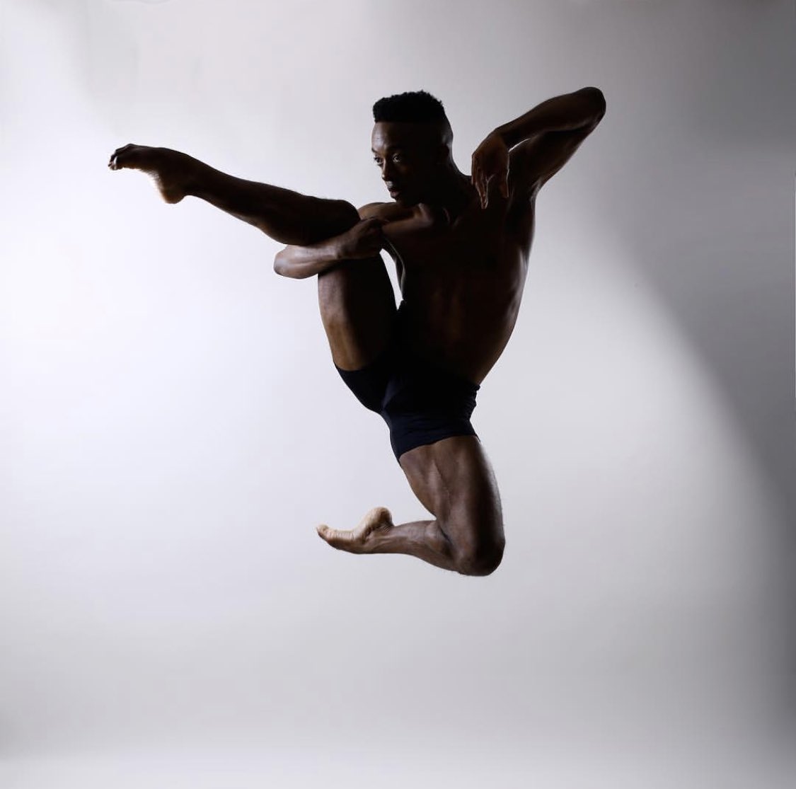 edge_pac's tweet image. We’ve got Will Bell in the studio tomorrow (01.17) for Jazz 3 at 10A! Let’s get our technique on! 🙌🏼
#edgepacfam #danceallday #jazztechnique #leegumbsphotography