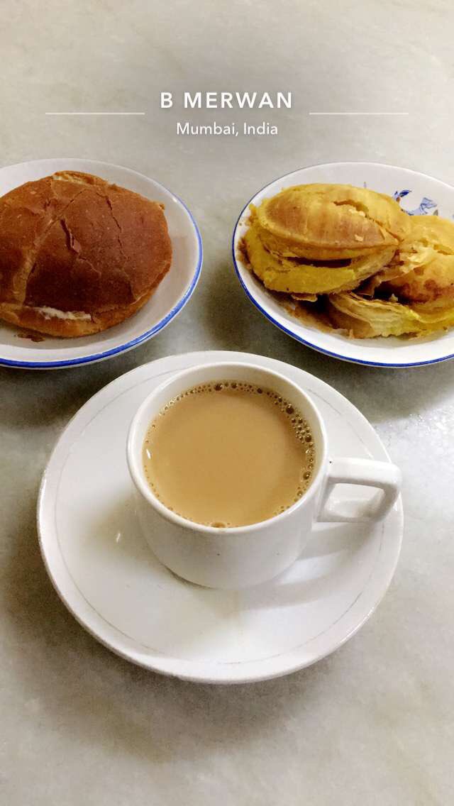 StarStruckArtsy's tweet photo. Breakfasts at merwans have become a regular thing now. #merwans #Tummykhush https://t.co/wYHVKHbJvg