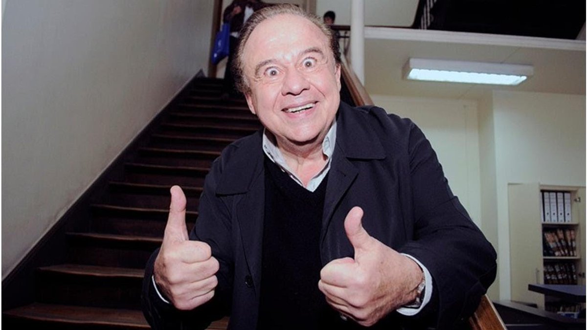 Funan a Luis Dimas por decir grosero improperio a mujer en la vía pública
Durante la jornada de este miércoles, Luis Dimas se vio involucrado en una confusa situación con una mujer quien lo acusó de insultarla en plena vía pública.
 thetimes.cl/noticia/265/fu…