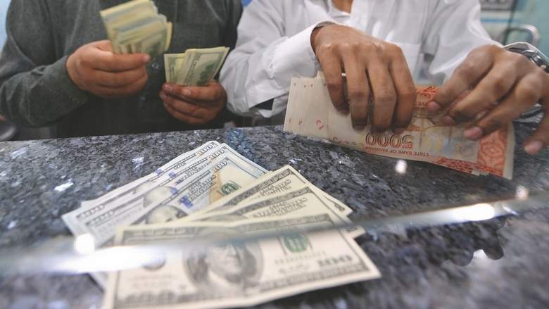 khaleejtimes's tweet photo. Overseas #Pakistanis #remitted 10% more funds in first half 
https://t.co/CZQipqEGYo https://t.co/a5NcDmRlWG