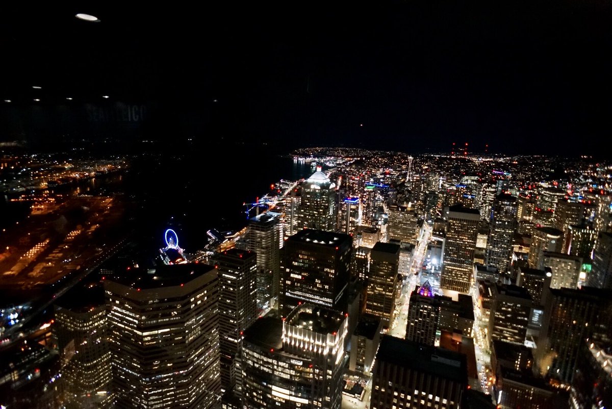 SeattleMaven's tweet image. Need to check on traffic? Fabulous views from @ColumbiaSkyView tonight with @ILEASeattle! #seattlesqueeze #ViaDoom