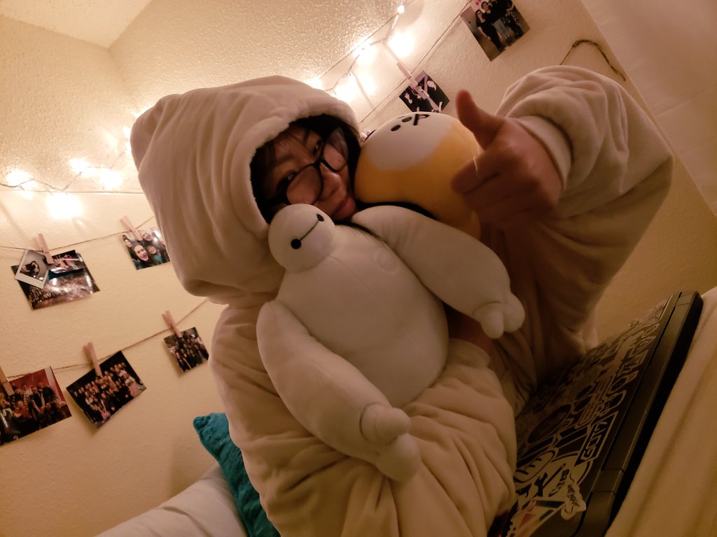 AwkwardAsianKim tweet picture