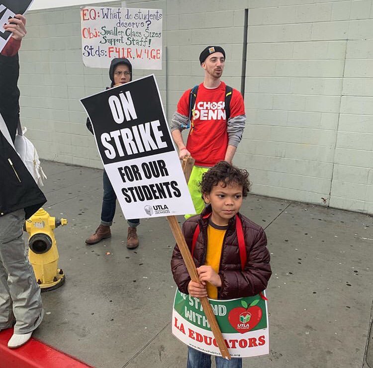 RichardIsDaddy's tweet image. Day 3 of the strike #UTLAStrong #UTLAStrike #LAUSDteachersstrike #LAUSD #Education