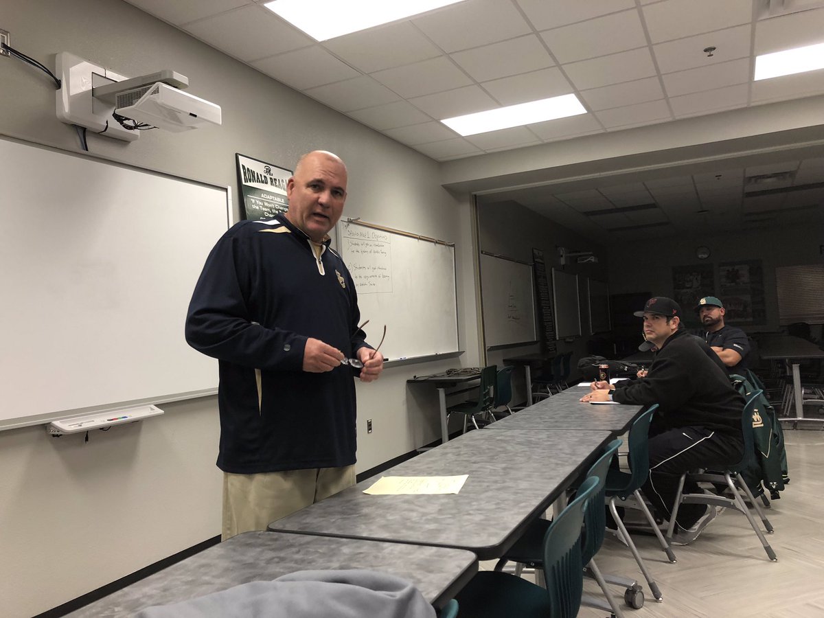 SABaseballCoach's tweet photo. Last Round Table before kicking off the 2019 season. Thanks Reagan High School for hosting! #getbettertogether #ABCA1945 #knowledgewinsgames https://t.co/jdVH4J2i2A
