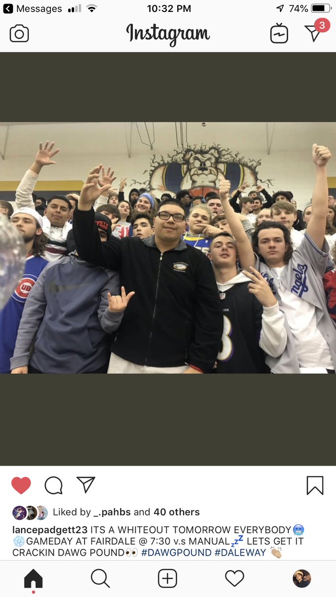 FHSdawgpound_'s tweet photo. White out tomorrow!!!⚪️⚪️⚪️ https://t.co/rEurTUBd3Y