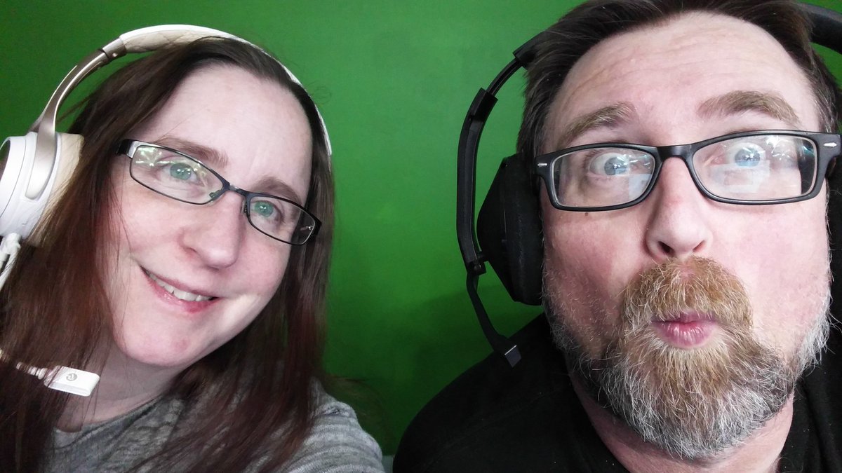 XenAndCL's tweet photo. Such a fun stream tonight! Thanks for all the love and support, love your faces! We are loving #RealmRoyale season 2! Passed the cluck love onto @theepicsquishyy 
❤❤❤❤❤❤❤❤❤ https://t.co/G69qytP61H