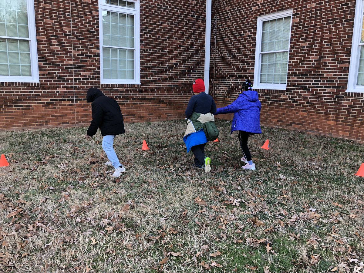 Molly72680727's tweet image. 4th grade students doing the toothpick camouflage challenge #itsfreezing #canyoufind250toothpicks @WSFCS_Science @OldTownEagles