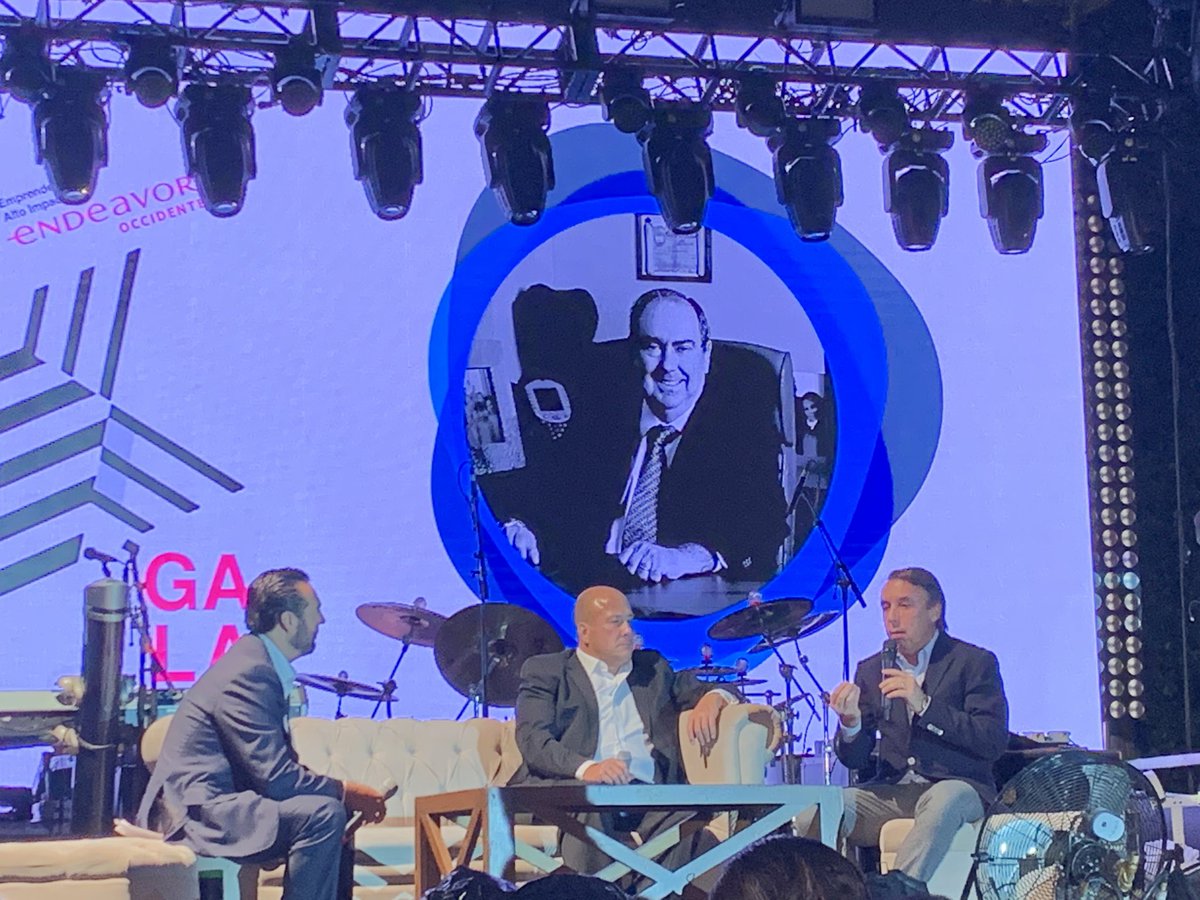 JorgeSalinasO's tweet photo. Debemos explotar mejor las oportunidades que tiene México en el mundo: @eazcarraga en gala @EndeavorOcc con @romog y @EnriqueAlfaroR https://t.co/4yq4gFxm0d