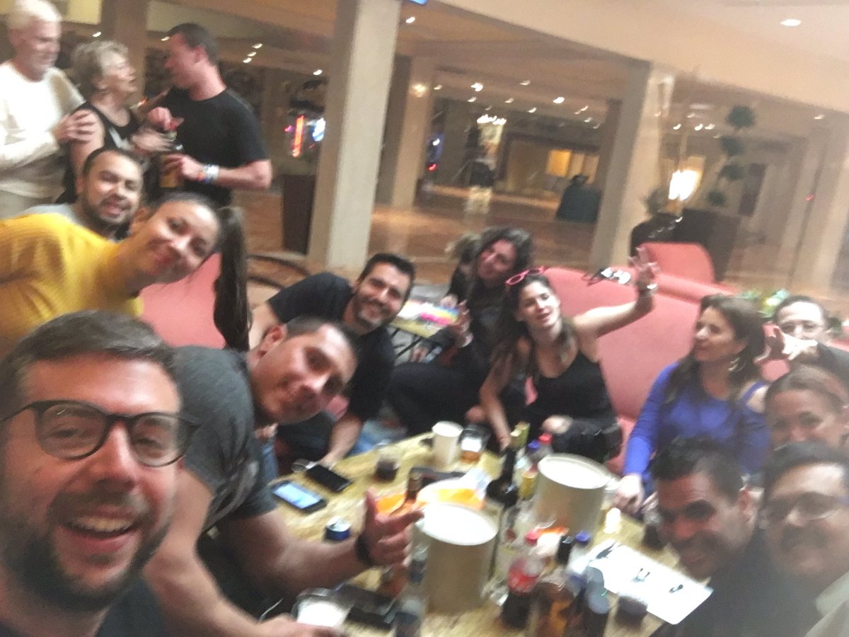 mclanegandia's tweet photo. #PCAenDIRECTO #Backstage #LoQueNoSeVe #ToughLife #DealersLife #Family #ElQueCurraEsPorqueQuiere https://t.co/eASqXBAjMy