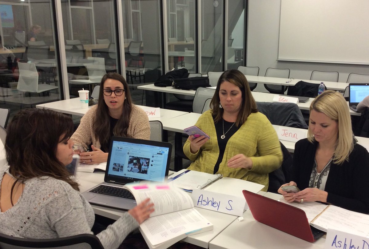 BryanMcDonaldPD's tweet photo. Elementary class discussing group projects. Excited to start the semester with future school leaders. #CPPP16 #ucmoedled https://t.co/9T5mHkmONi