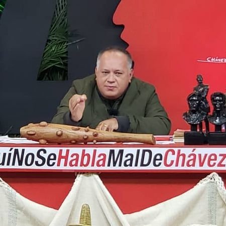 puchero344's tweet photo. Si crees que a Diosdado no lo ve nadie y no es capaz de posicionar una etiqueta que suba como la espuma, entonces...#TuSiEresGuaidó https://t.co/83ECQAYzdl