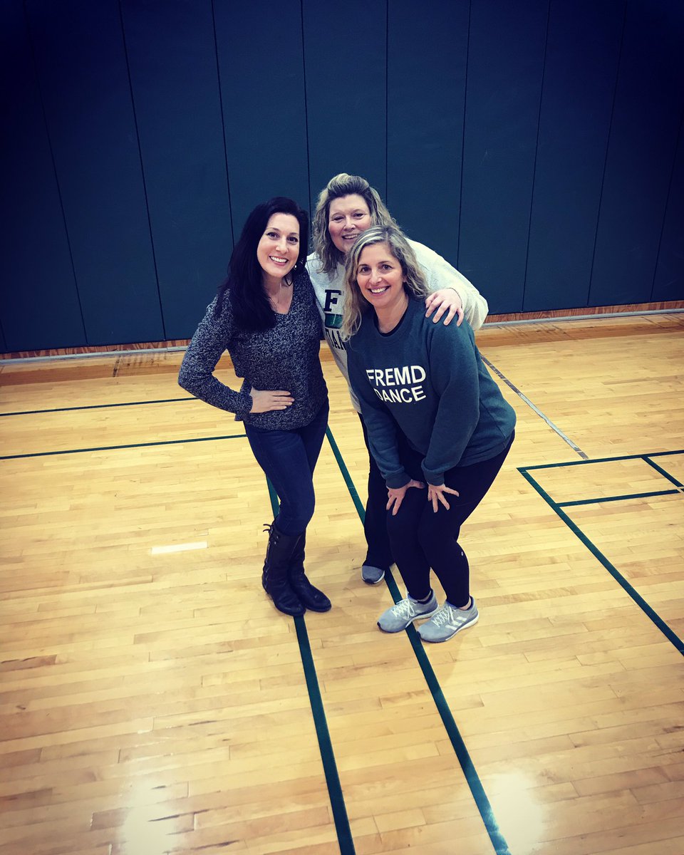 fremddance's tweet image. 3 AMAZING coaches in honor of 3 DAYS til sectionals !! Couldn’t do it without Coach K, Coach A, and Coach Keller :)) coming down to the wire! We can’t wait⭐️⭐️ #ThisIsUs19 #WeReady #SectionalsWeek