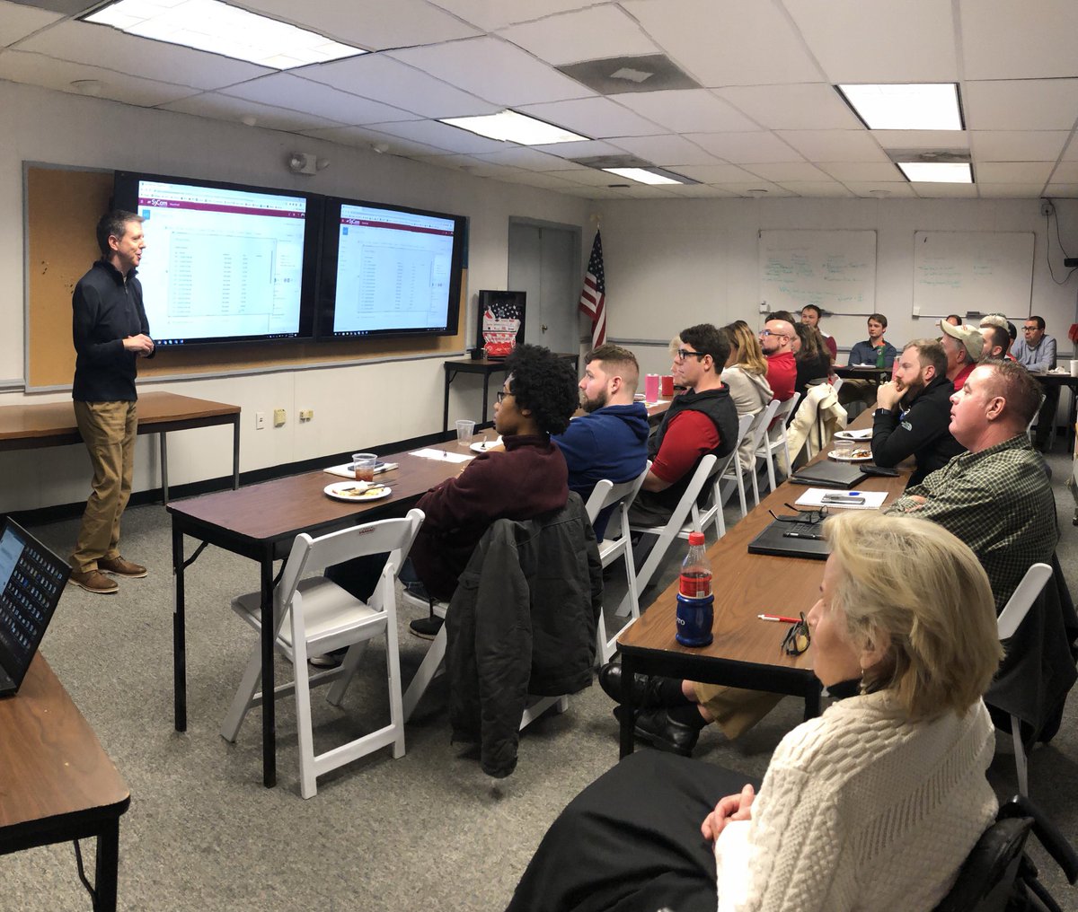 _jqbrown's tweet image. Another great Office 365 Lunch and Learn session here at VAMAC today! Glad to have Rob Spitzer here again from SyCom Technologies for our second session. Looking forward to utilizing these great tools that Microsoft Office 365 has to offer! #TechnologyChange #Office365 #Microsoft