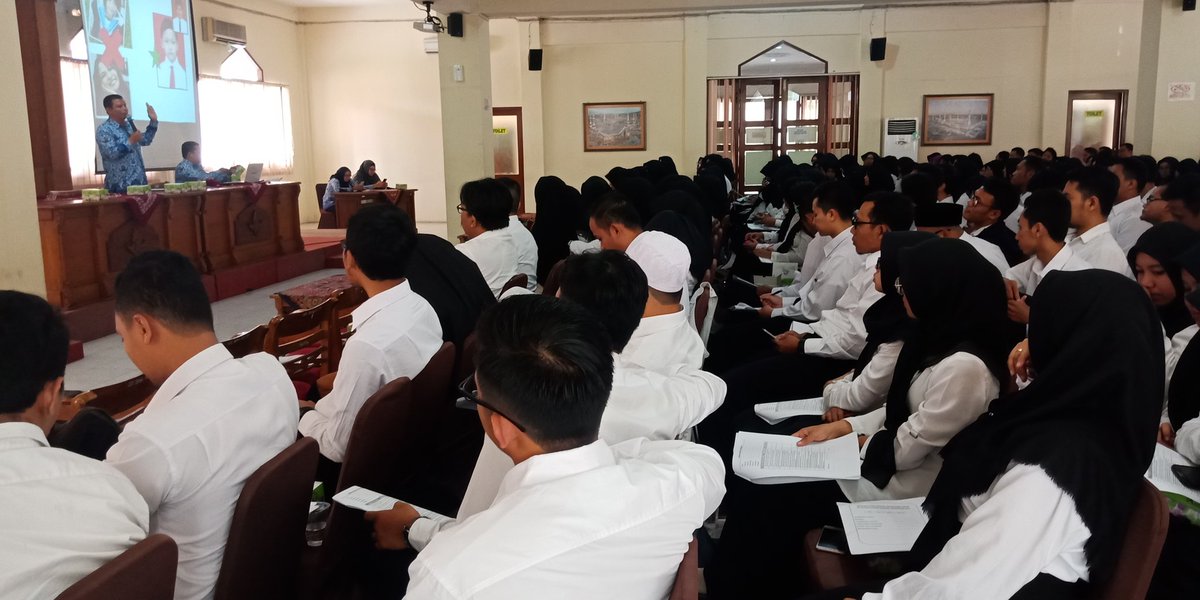 Kemenag_DIY's tweet photo. Peserta CPNS Kementerian Agama DIY yang dinyatakan lolos mendapatkan penjelasan terkait proses pemberkasan, Kamis (17/1) di Asrama Haji Yogyakarta. https://t.co/yQCXBrtF4S