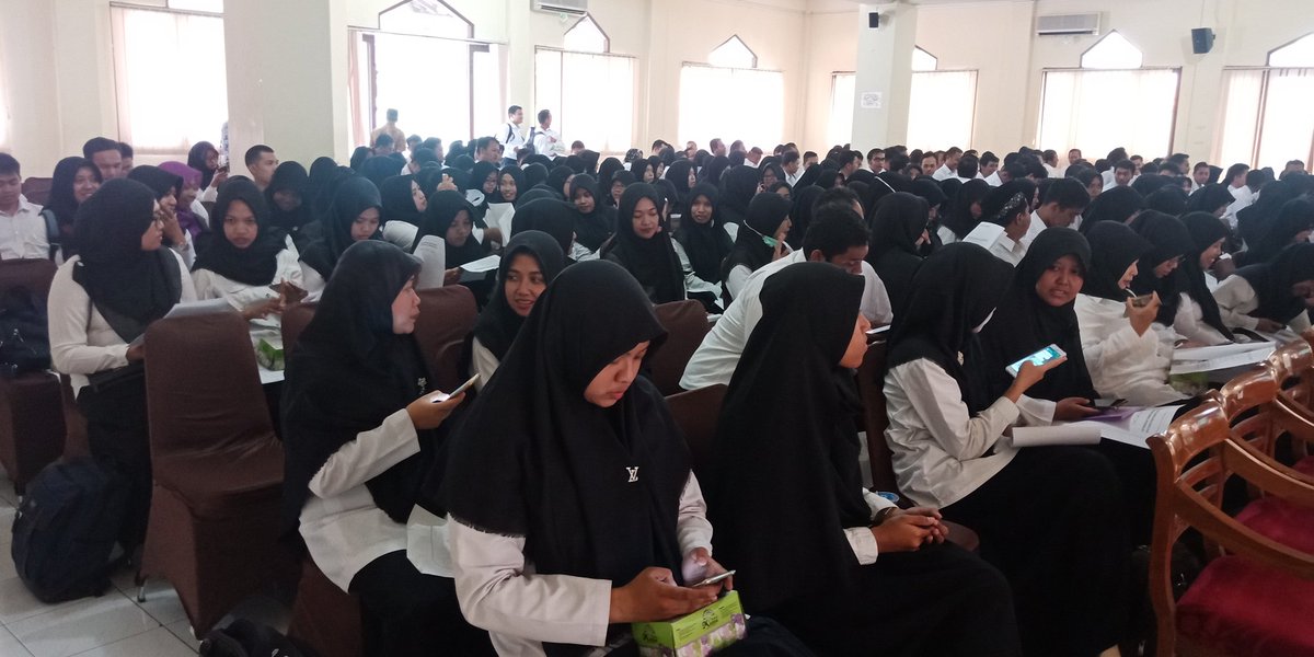 Kemenag_DIY's tweet photo. Peserta CPNS Kementerian Agama DIY yang dinyatakan lolos mendapatkan penjelasan terkait proses pemberkasan, Kamis (17/1) di Asrama Haji Yogyakarta. https://t.co/yQCXBrtF4S