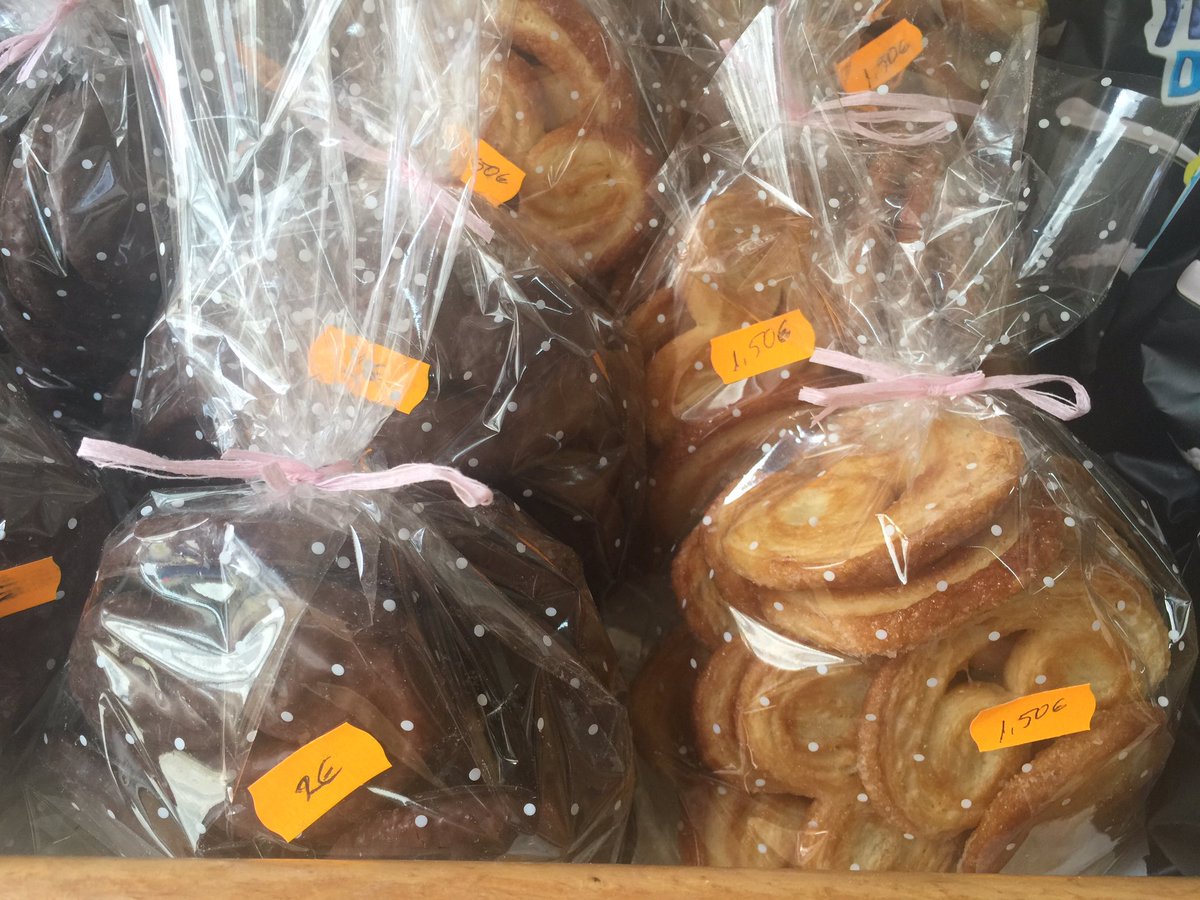 Vimapan12's tweet photo. Buenos días!
Quieres algo para compartir o regalar y no sabes qué?
Pásate por Vimapan, tenemos muchas opciones, como estás palmeras de chocolate y normales!
Piensa con quien compartirlas y disfrútalas!
#vimapan #burgos #palmeras #chocolate #regalo #17deenero #felizjueves https://t.co/WWOdARKoFh