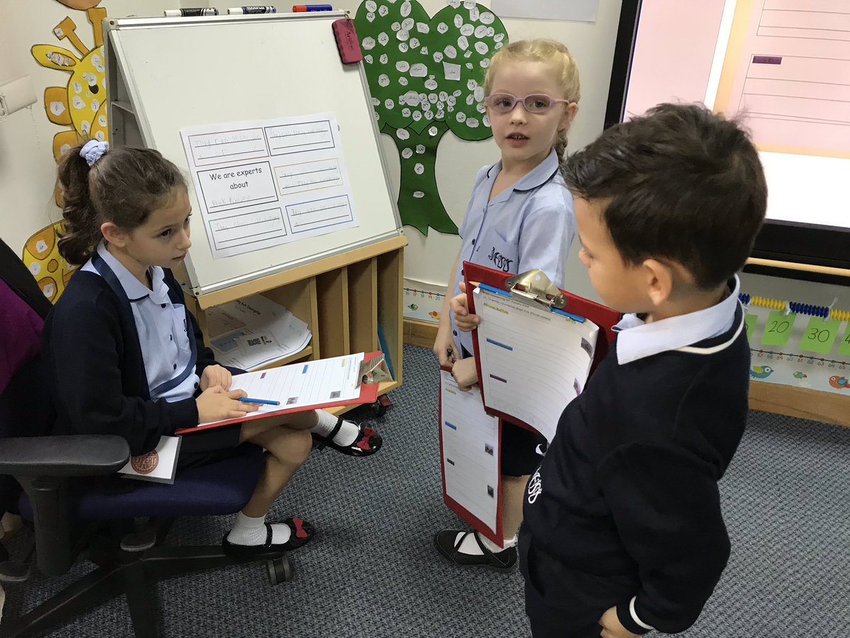 JESSPrimaryYR1's tweet photo. Learning from the experts about African animals! #JESSSubjectExpert #JESSLeadership #JESSReasearch https://t.co/MZ51IRMHGu
