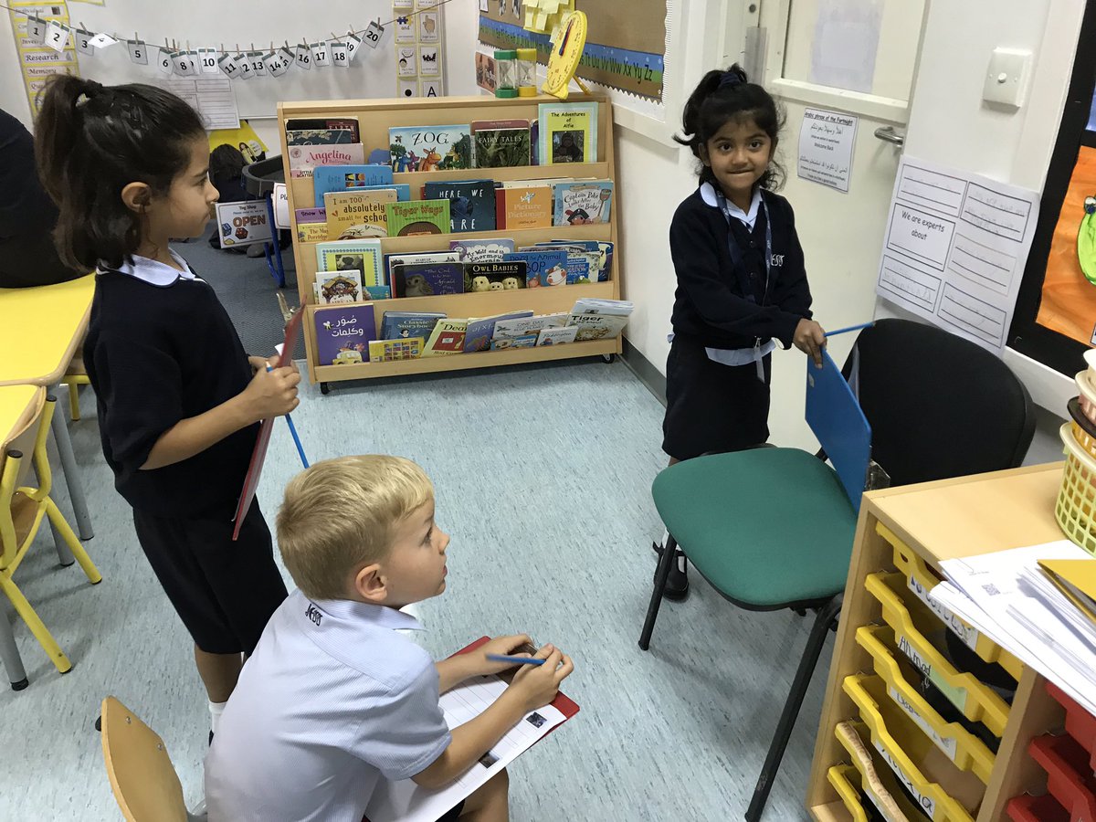 JESSPrimaryYR1's tweet photo. Learning from the experts about African animals! #JESSSubjectExpert #JESSLeadership #JESSReasearch https://t.co/MZ51IRMHGu