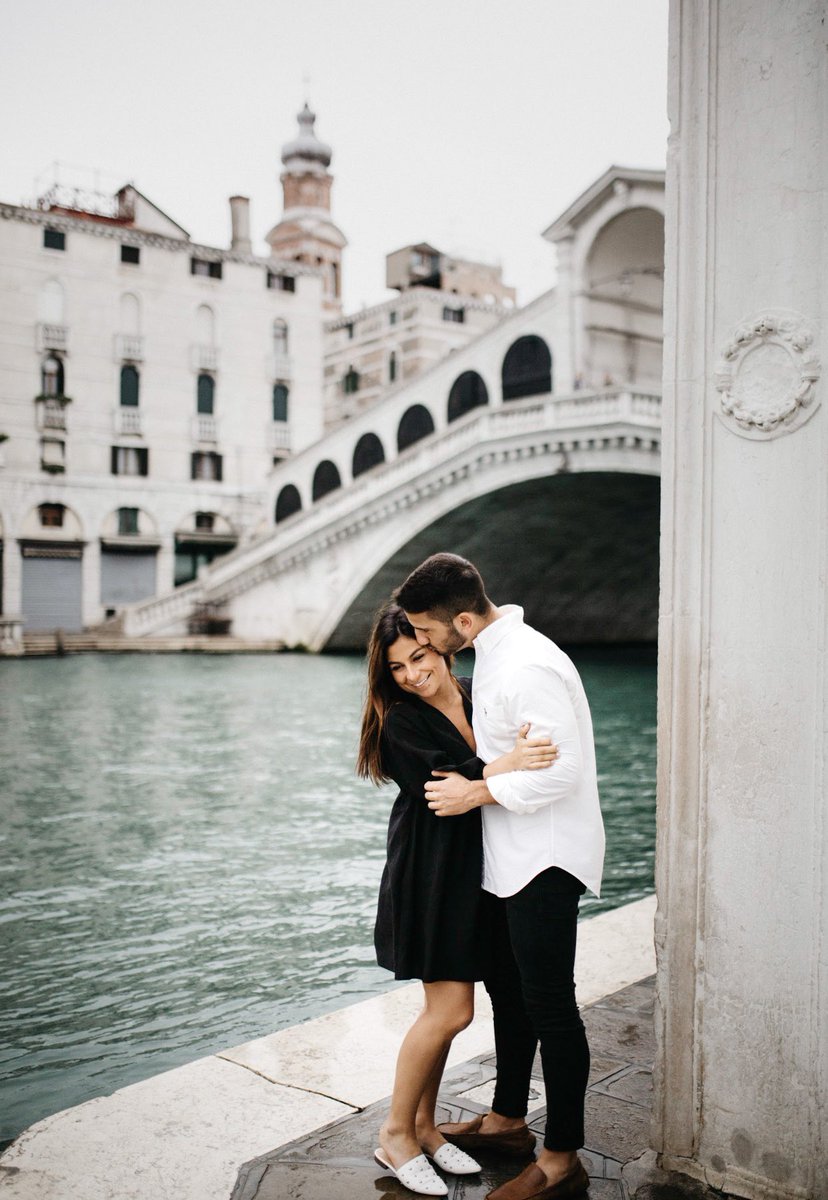 ProvDiamond's tweet photo. How romantic is this destination proposal in Venice?! 😍🙌 Congratulations Francesca and Anthony on your engagement!💍🥂✨ #PDBrides #weddingwednesday #destinationproposal #proposal #veniceproposal #venice #justengaged #engagedri https://t.co/lLSA6a9sqp