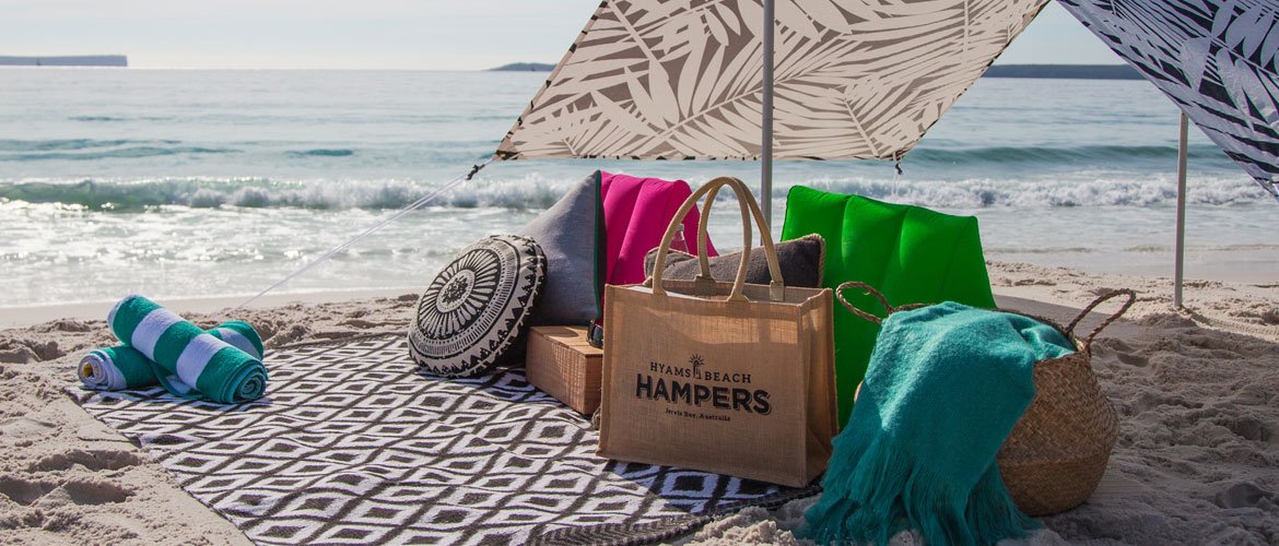 PleasantWayNSW's tweet photo. A wonderful way to indulge that extra special person in your life is with a picnic hamper on Hyams Beach in Jervis Bay. 😍💑💝https://t.co/4CFrm7L7aZ #PleasantWayRiverLodge #NowraAccommodation #JervisBayAccommodation #HyamsBeach https://t.co/Cv0kJnljDr