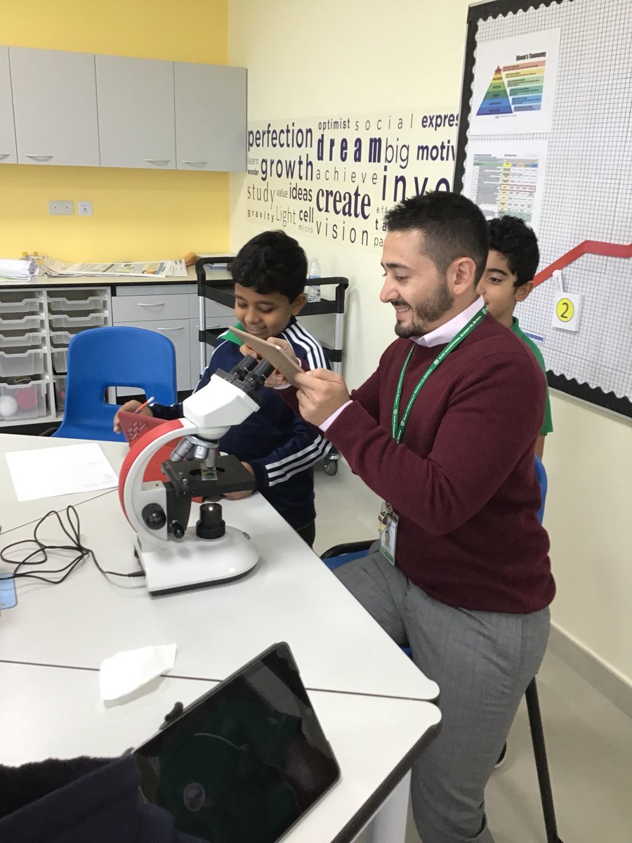 Some of our Grade 4 students ventured over to secondary today to learn more about cells as part of their Unit of Inquiry. We have some budding scientist and photographers in 4B. #DIABSciences #DIABBiology #DIABInquirers