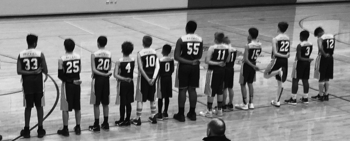Jacquelyn922's tweet photo. Congratulations to our 7th grade boys basketball team!! They won the first 2 rounds of the tournament and will be competing in the conference championship tomorrow vs. Taft Middle School. #HobartPride #BrickieUp 💜🏀💛 https://t.co/24eY96a7Vl