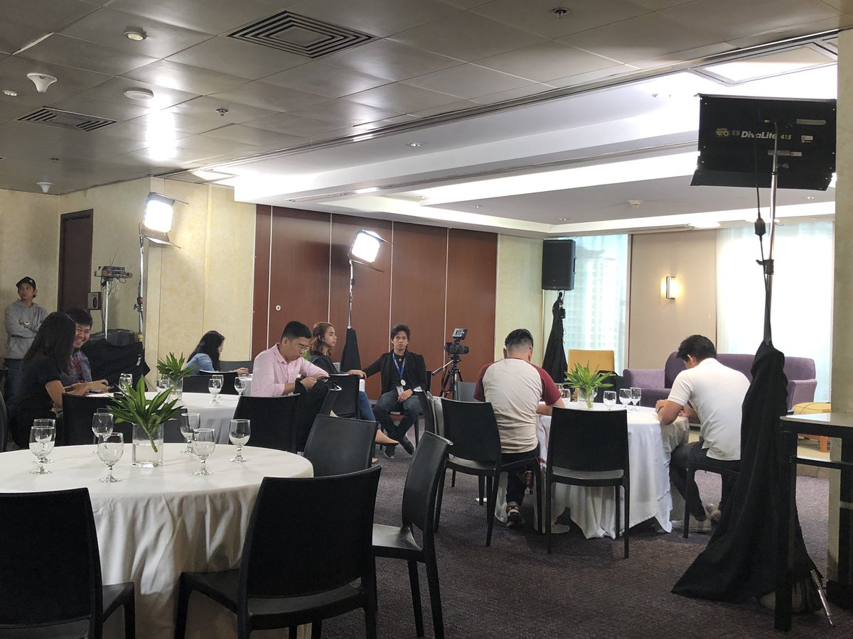 iamjamesbanaag's tweet photo. Ayan, nagsimula nang dumating ang blogger friends natin! #SakalingMagalingTayo @Black_SheepPH @ElisseJoson @hashtag_mccoydl https://t.co/kCqJuiADep