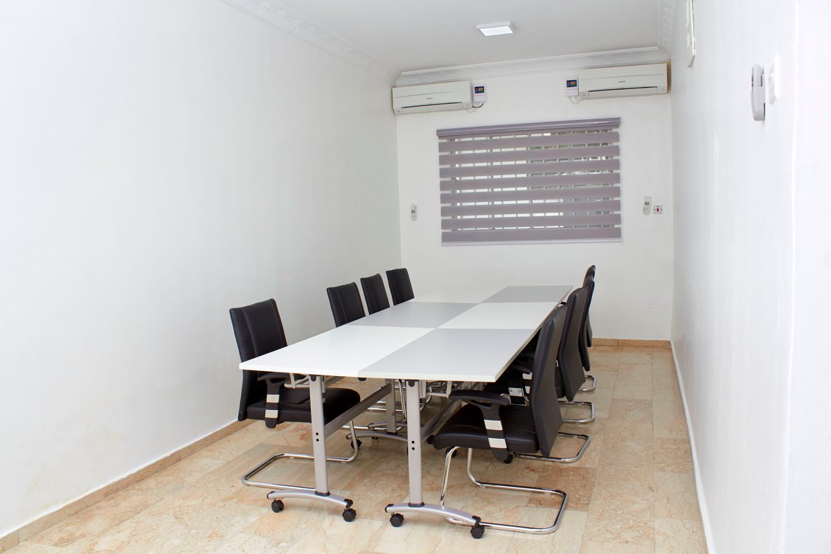 PremOfficeNG's tweet photo. We have a conference room that sits 6-10 people and is equipped with a projector and a white board. We're open for use on weekends as well as weekdays. Email us at info@premierofficenigeria.com or call 08146109750 for details. #premoffices #officespace #conference #seminar https://t.co/pHF5uxEPV5