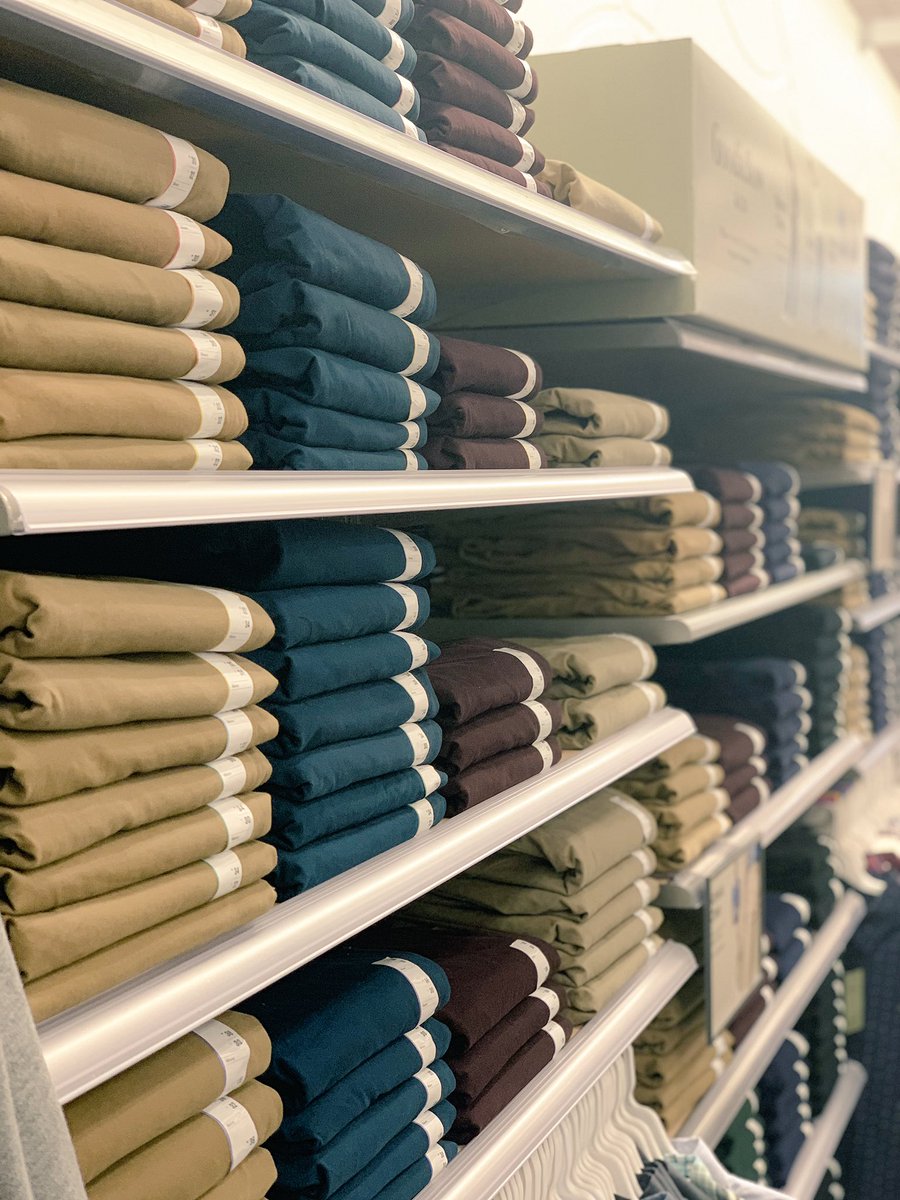 You know what I love more then folding the Men’s chino and denim walls? Teaching the team how to fold them, and challenging them to see how long we can maintain it! #denimdomination #teambuilding #T1352 <a href="/Katie_Molitor/">Katie Molitor</a> <a href="/JenHatlevig/">Jennifer Hatlevig</a> <a href="/JenieBrisson/">Jenie Brisson</a>