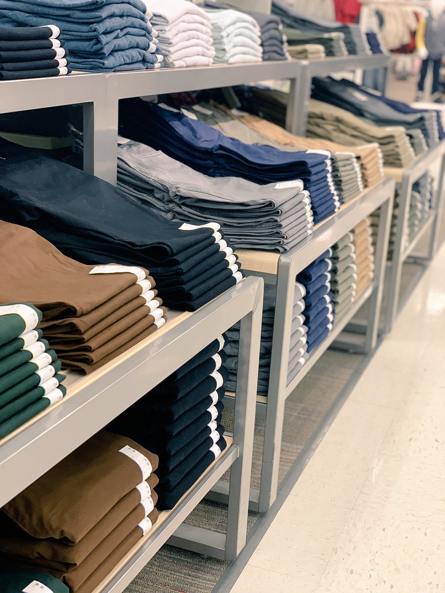 katieradtke7's tweet image. You know what I love more then folding the Men’s chino and denim walls? Teaching the team how to fold them, and challenging them to see how long we can maintain it! #denimdomination #teambuilding #T1352 @Katie_Molitor @JenHatlevig @JenieBrisson