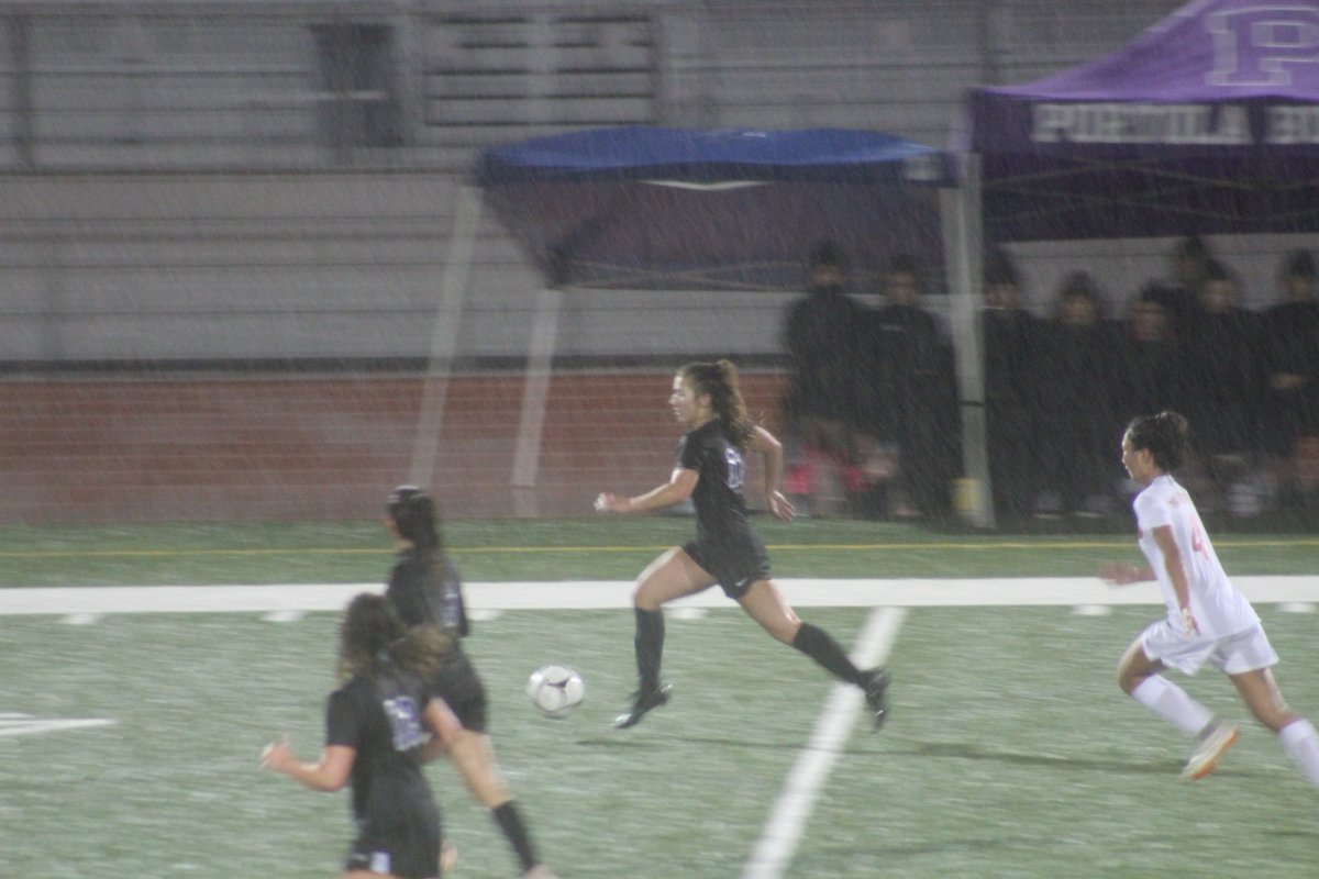 allisonkramer03's tweet photo. 100% chance of rain for game tomorrow. See you there! 3:15 at PHS vs Beckman. Go Bulldogs! https://t.co/0lndMWkTEm