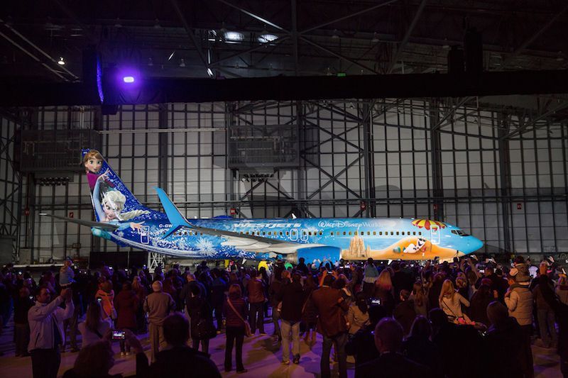 meetsamio's tweet photo. Here you have the 10 most colorful airplanes on the planet 🏳️‍🌈 Have you ever traveled in one of them?  https://t.co/zUXYMjWHXv https://t.co/AdFIuycZmV