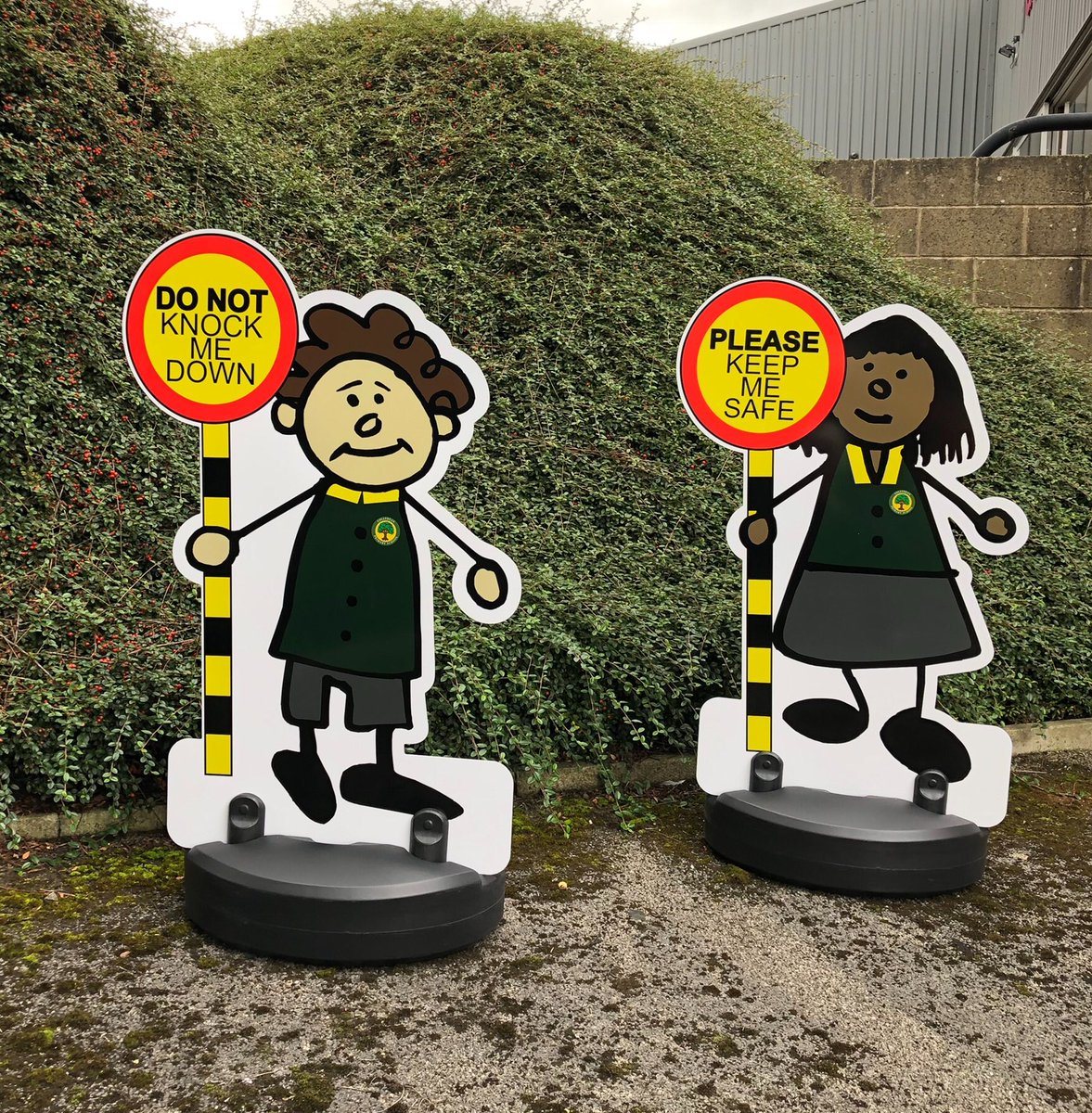 School_RdSafety's tweet photo. Today’s #SchoolRun safety tip
Do not be tempted to do a #UTurn outside or near the #School
It is a dangerous manouver and could cause a #Child to be #KnockedDown and #Injured or even killed
#CautionChildren #KeepChildrenSafe #Schools #Nurseries #RoadSafety https://t.co/GHDHg5Mw1K