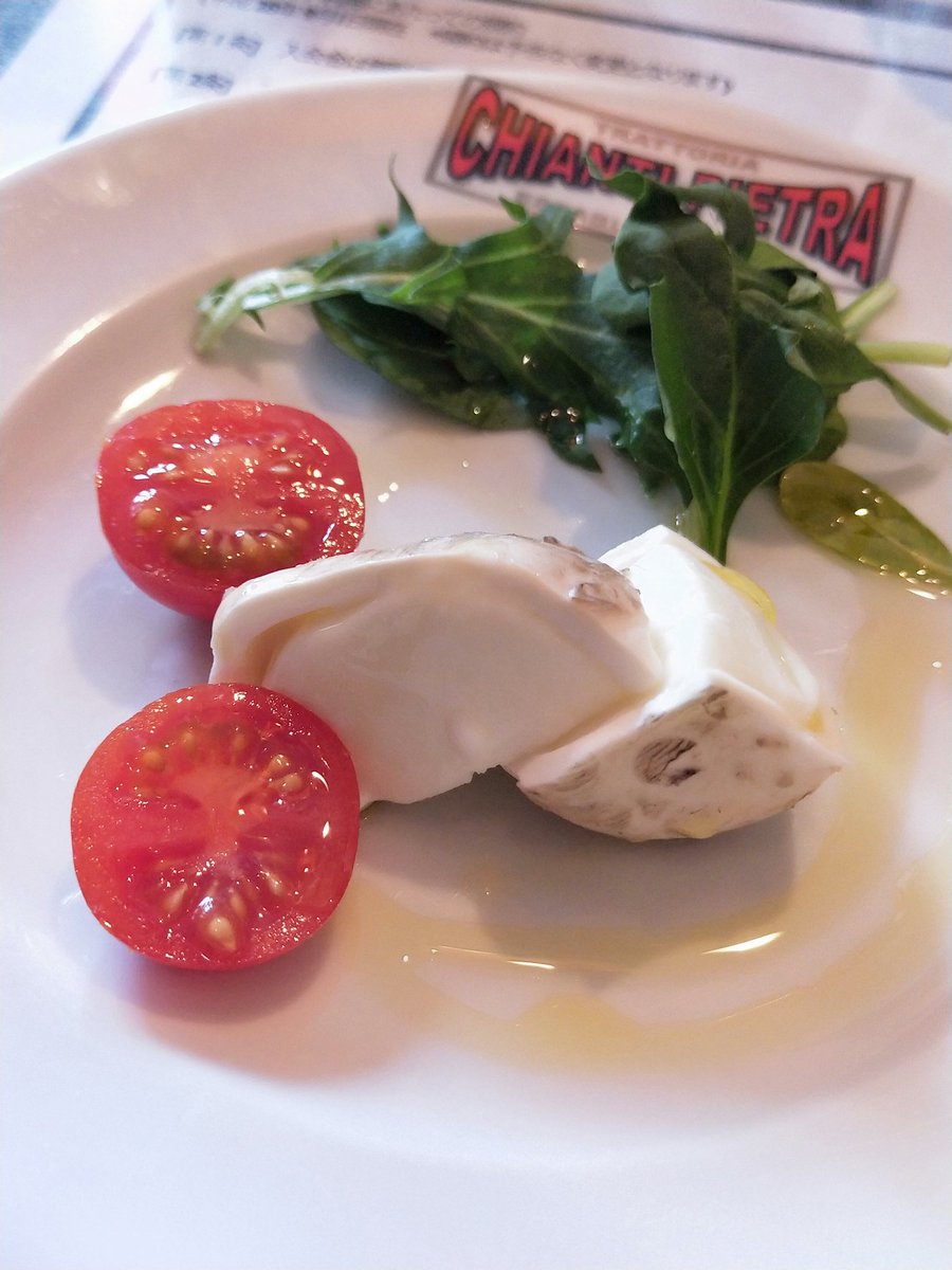 delax_keychan's tweet photo. LUNCHにオシャレなもの食べて気分をあげてみたw
1枚目のPhoto
ホワイトマシュルームにスモークチーズ✨めちゃ旨だった♥
#OPPO #OPPOカメラフォン #R15Pro #キャンティピエトラ https://t.co/Gnc9alymle