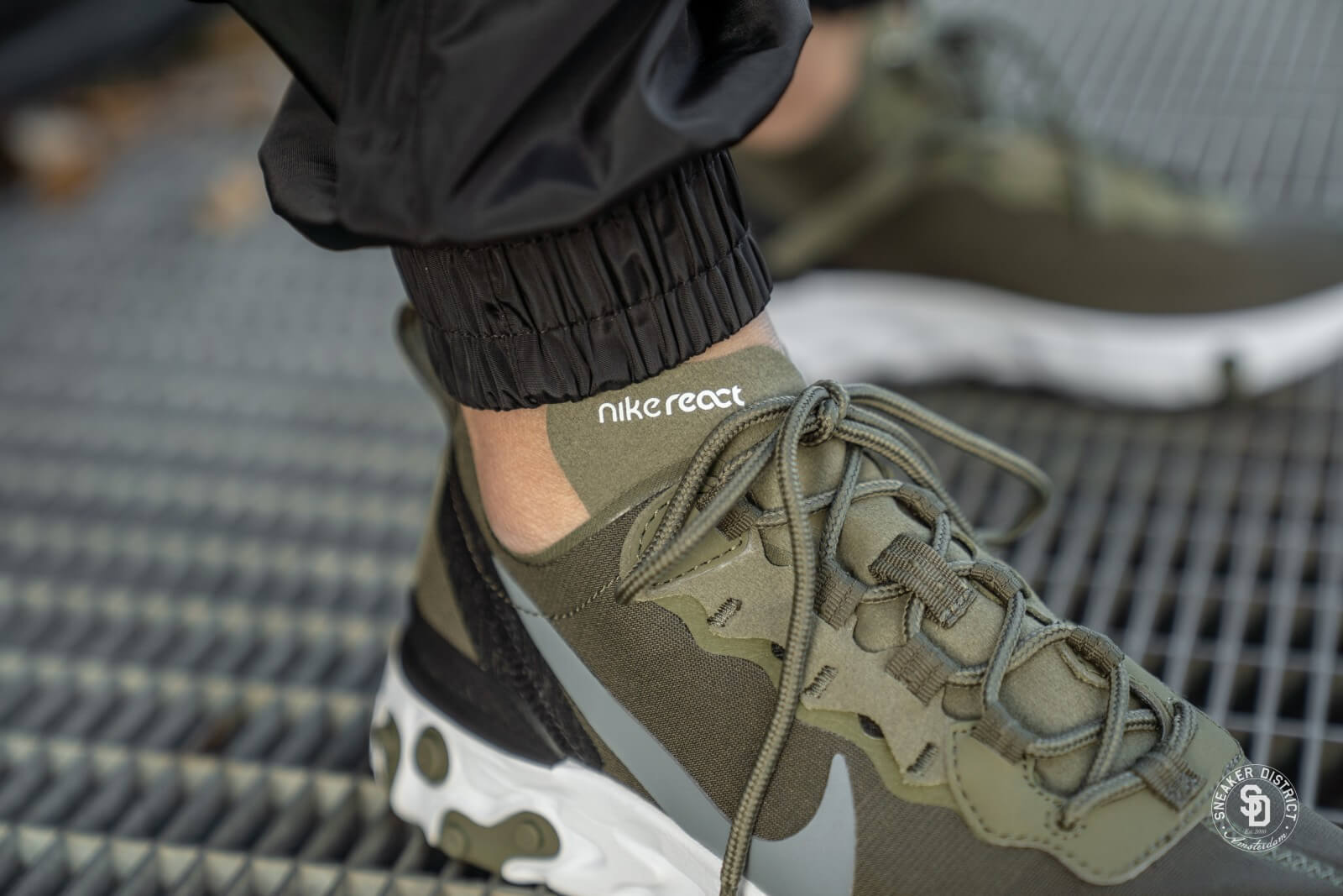 FastSoleUK on X Nike React Element 55 Olive Dropping in 45 mins Nike https t v7LyW0fKwE More stores https t NrZMTWbOS0 Nike React Element Olive sneakernews Sneakers sneakerwars fashion stylish R...