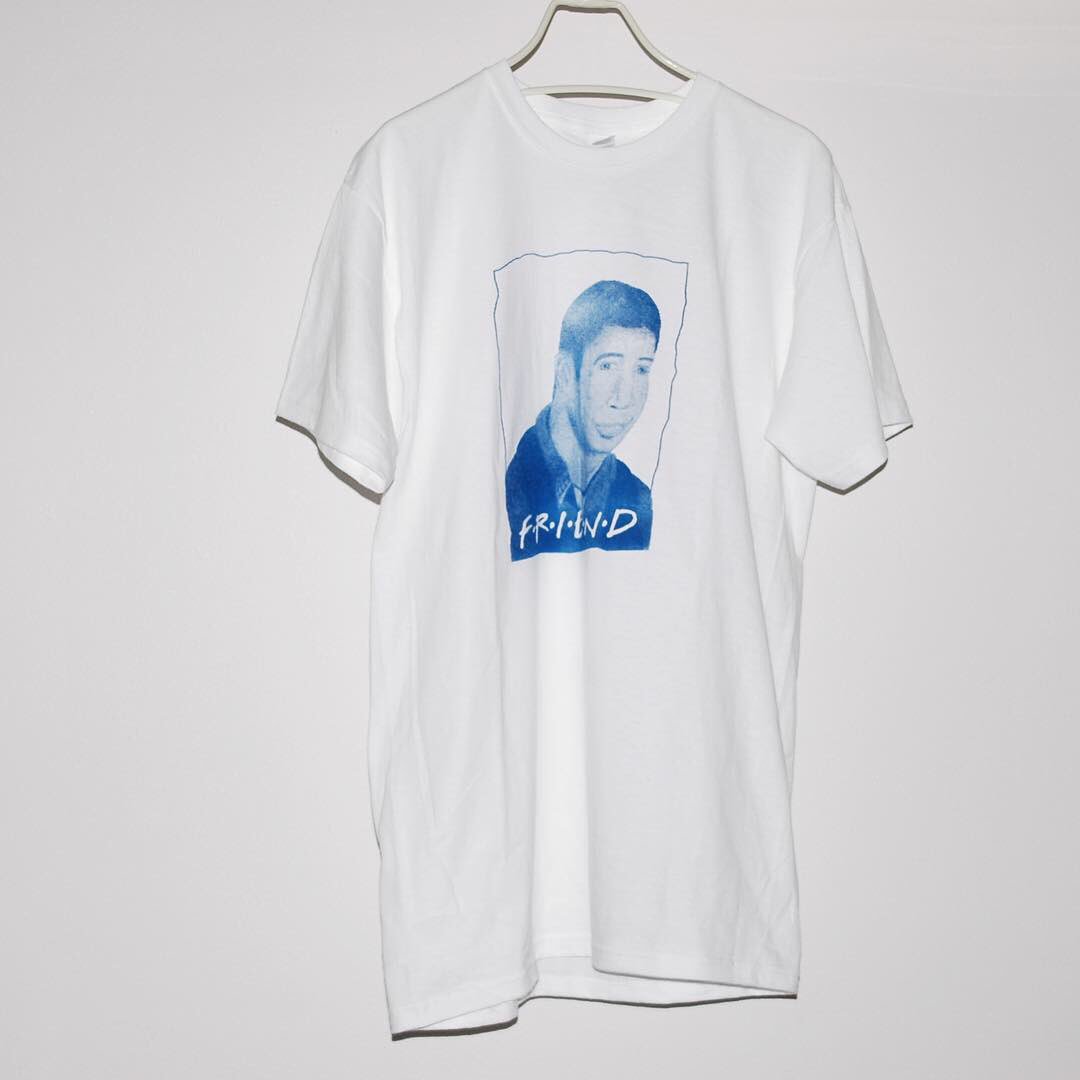 カナダのビンテージショップの名物商品👨海外ドラマ『フレンズ』のパロディー?Tシャツもチェック❗️これ日本では当店でしか買えませんよ❗️
#RossGeller #海外ドラマ #フレンズ #ドラフレ #ドラフ #ハリウッド #ボリウッド #巨頭村 #山ちゃん #レイモンド #おはガール
https://saunacool.stores.jp