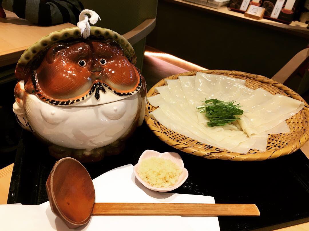 ナスターシャ メンスキー Na Twitteru 東銀座 花山うどん の 鶏だし南極カレーつけ 群馬グルメ 鬼ひも川 が カレー によく絡む チキンカレー としてもかなり美味しい たぬき の器も可愛い 東銀座ランチ 東銀座グルメ カレーうどん うどん 群馬