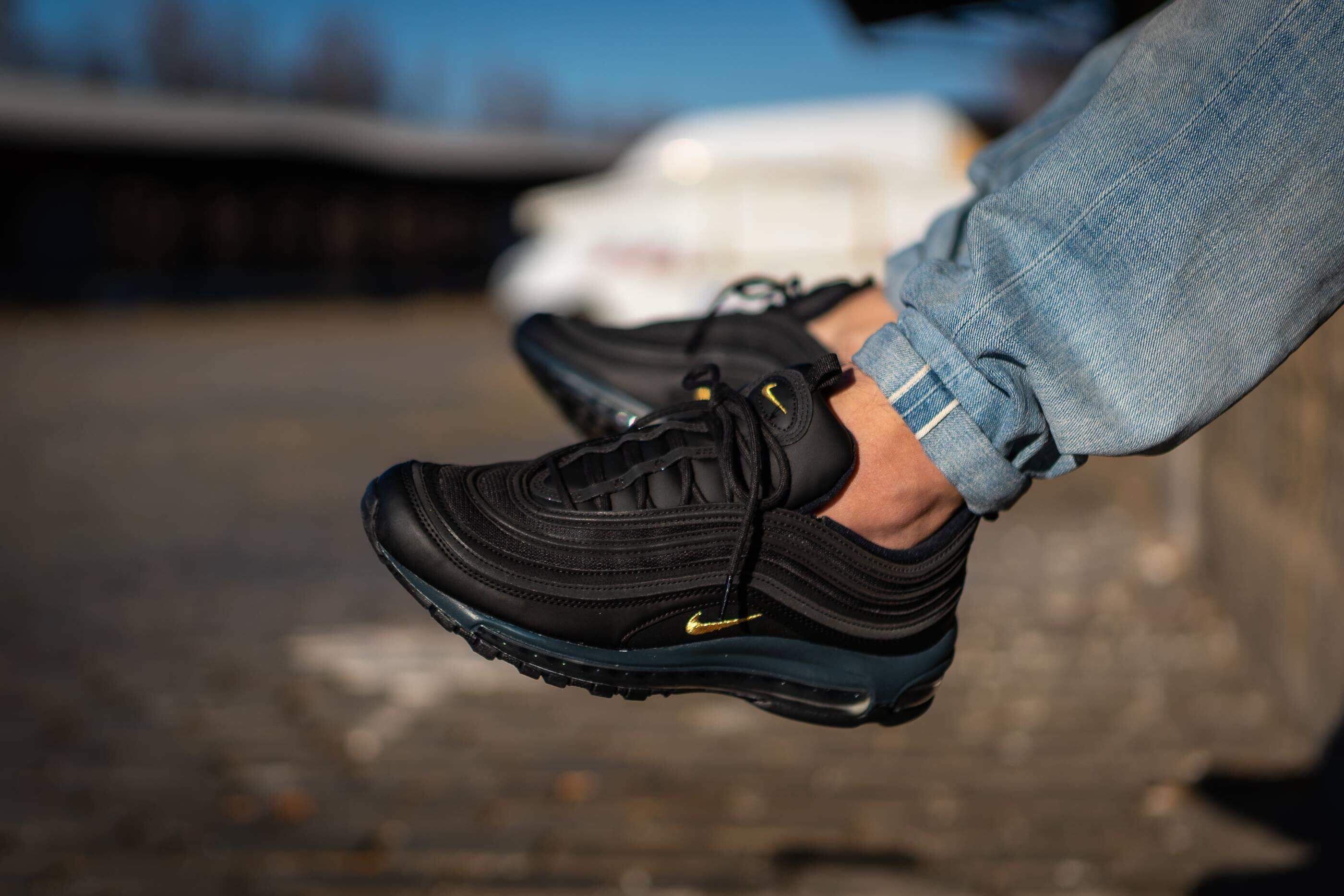 Sole Restocks on Twitter: "Nike Air Max 'Black Gold' Collection FULL RESTOCK at Foot Locker UK Air Max 97 &gt; https://t.co/swLRaPjP0g Tuned 1 &gt; https://t.co/ShkMCkUD4T Tuned 1 Ultra &gt; https://t.co/RuGyhPKQUF https://t.co/pAW74ijRHK" /
