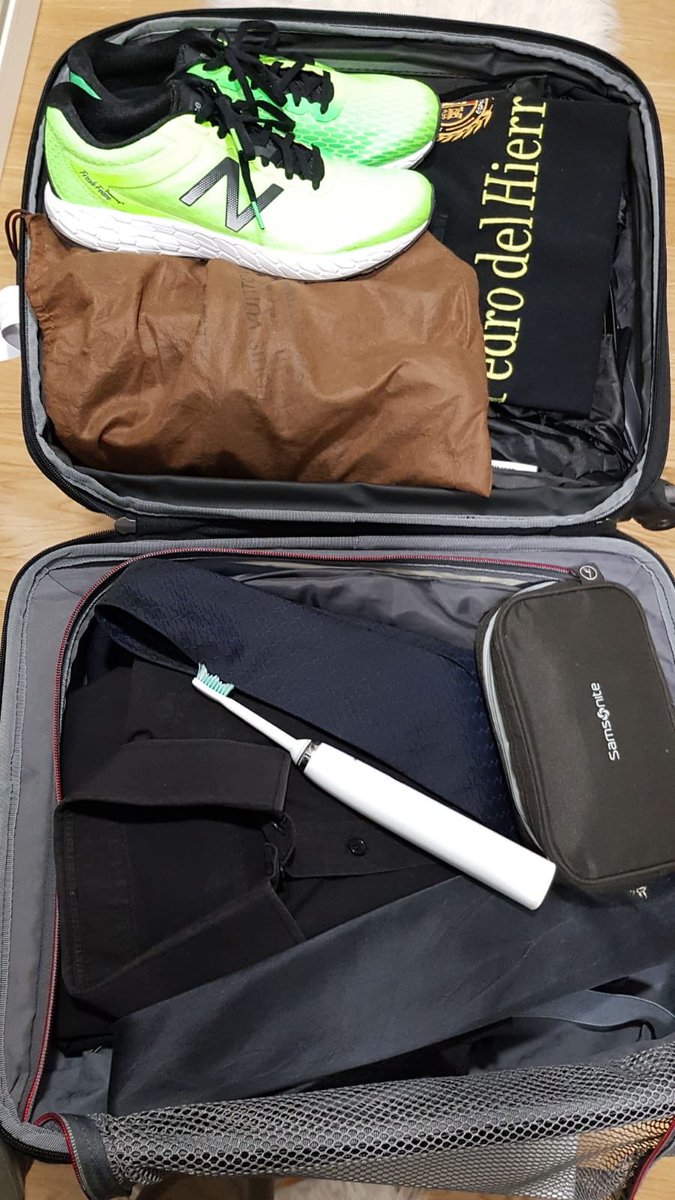 docgomez's tweet photo. Ready to go! A punto de cerrar la maleta para viajar a Países Árabes. Nunca olvides meter el cepillo de dientes. ✈️
☎️ 96 338 43 85 / 658 159 538
#sonrisabonita #smiledesing #valencia https://t.co/ODwagBLJxe