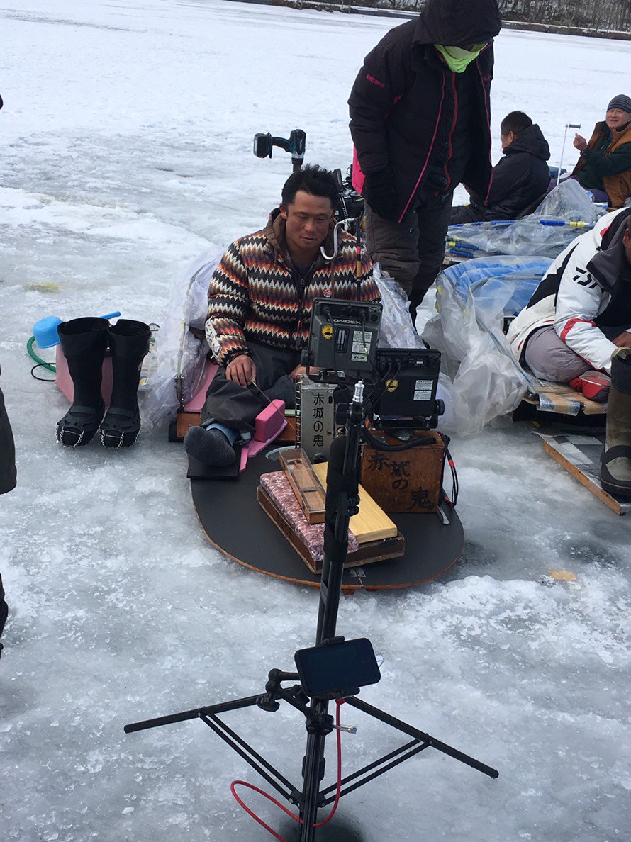 赤城山 青木別館 赤城大沼氷上ワカサギ釣り情報 今日はフジテレビでアイスバブルやワカサギ釣り水中撮影がありました 赤城山 大沼 氷上ワカサギ釣り アイスバブル