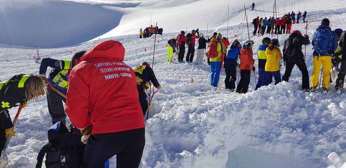 SDIS_74's tweet photo. Exercice annuel de sauvetage en #avalanche organisé hier par l'association de secours en montagne @lachamoniarde à la Flégère auquel ont participé @SDIS_74 #GMSP @PGHMchamonix #CNEAS #ESF Compagnie des guides de #Chamonix #SecoursEnMontagne https://t.co/UGxDqWJmMy