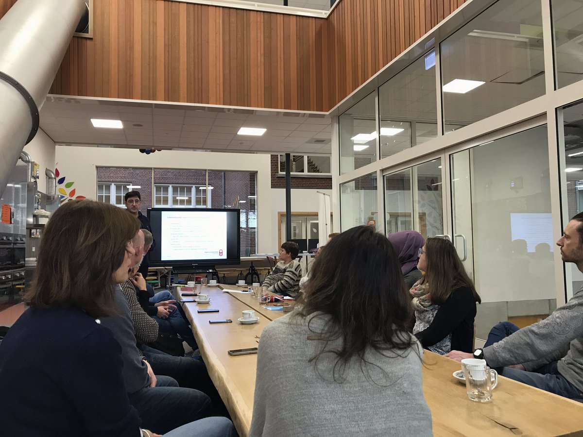 Met @sverjans van <a href="/OU_Nederland/">Open Universiteit</a>, <a href="/BelgersH/">Hetty Belgers</a> van <a href="/synergieschool/">Synergieschool</a> en collega’s van <a href="/SomlVo/">SOML</a> in gesprek over Intrinsieke motivatie. 
#somldag