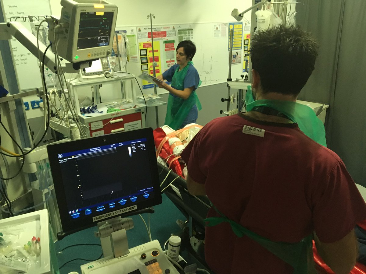 Weekly trauma sim session <a href="/MaterTrauma/">Mater Hospital</a> <a href="/MMUHED1/">Mater Emergency Dept</a>  with <a href="/AmbulanceDublin/">Dublin South Central Ambulance</a>  staff. @NasDirector <a href="/LoughlinstwnNAS/">Loughlinstown NAS</a>