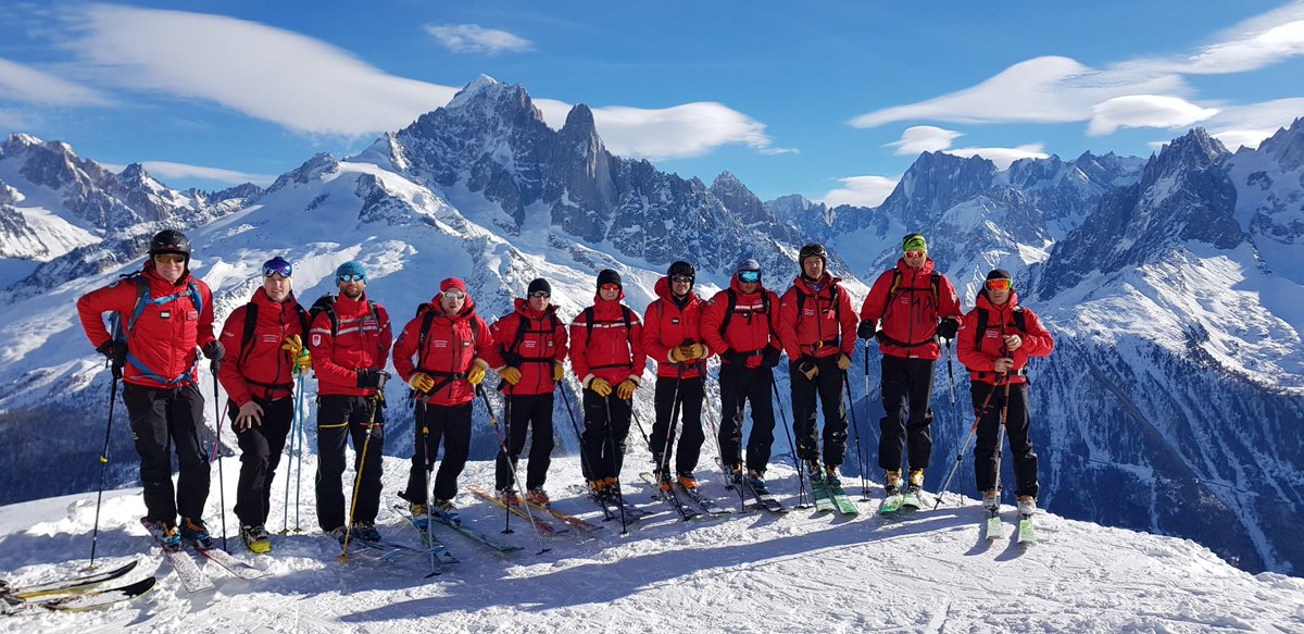 SDIS_74's tweet photo. Exercice annuel de sauvetage en #avalanche organisé hier par l'association de secours en montagne @lachamoniarde à la Flégère auquel ont participé @SDIS_74 #GMSP @PGHMchamonix #CNEAS #ESF Compagnie des guides de #Chamonix #SecoursEnMontagne https://t.co/UGxDqWJmMy